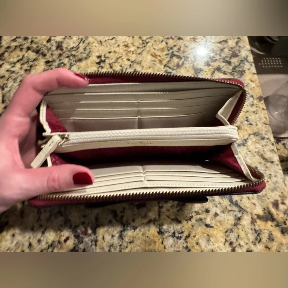Kate Spade Bow Zip Wallet